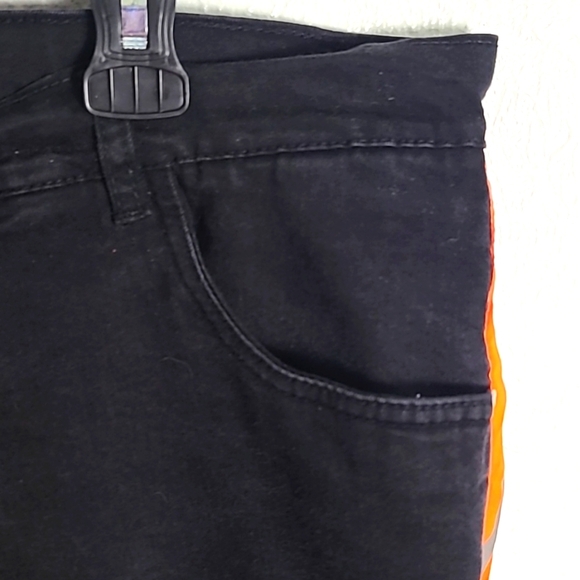 FWRD Black and Orange Cargo Shorts, Size 44 - Picture 3 of 10